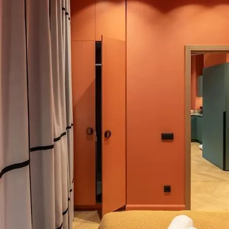 Premium Design - Location - Fast Wifi