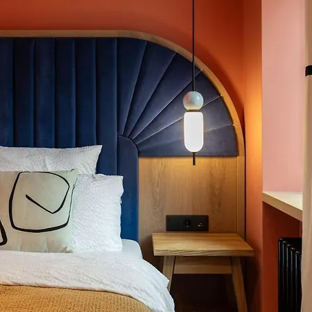 Premium Design - Location - Fast Wifi Apartment
