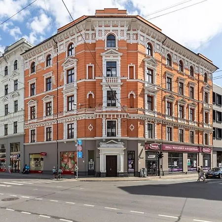 Premium Design - Location - Fast Wifi Apartment